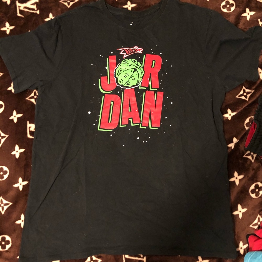EUC Retro Air Jordan Marvin Tha Martian Tee!